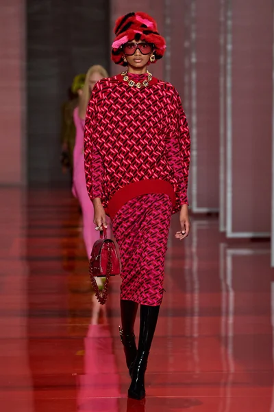 Look 39